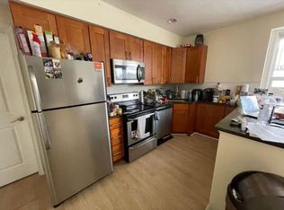 218 S 45th St #3, Philadelphia, PA 19104