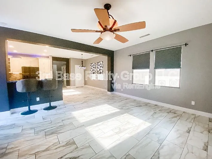 21088 W Maiden Ln — Photo 3