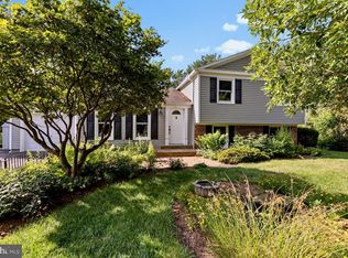 12617 Pinecrest Rd, Herndon, VA 20171