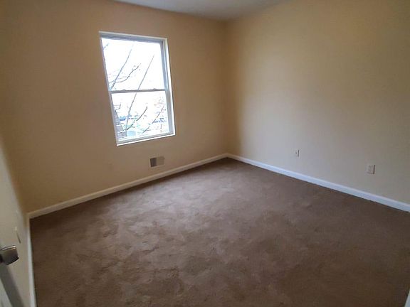 4th image of 235 12th Ave #1L