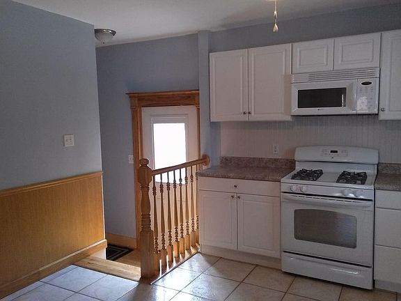 Kitchen/Side Enterance