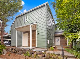 8413 25th Ave SW UNIT D, Seattle, WA 98106