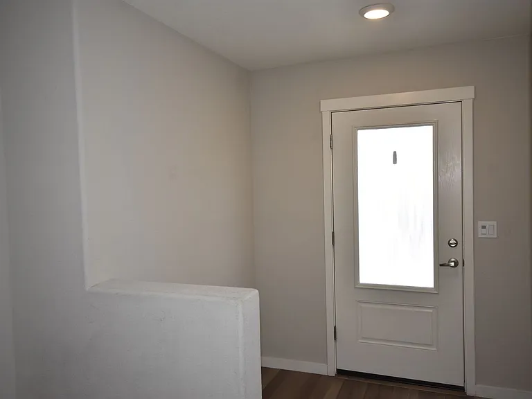 4097 Southampton St — Photo 2