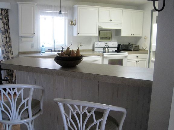 Bar in kitchen