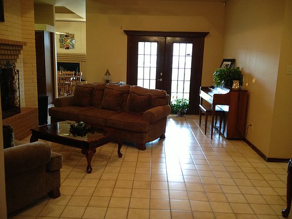 3rd image of 1303 Lois Ln