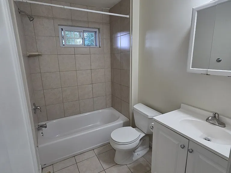 812 Glen Ter — Photo 11
