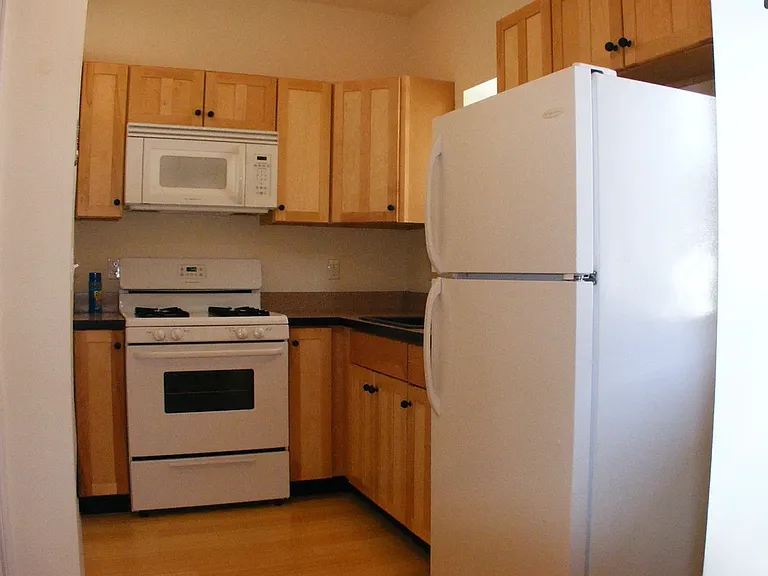 462 Main St #2 — Photo 2