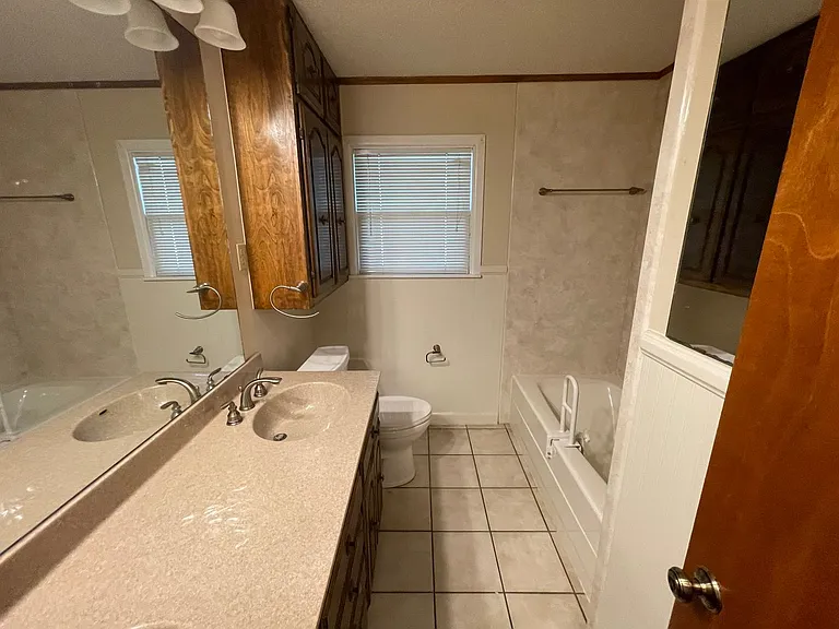1625 Vegas Rd — Photo 9