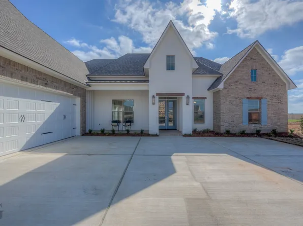 613 Danube Cir, Bossier City, LA 71111