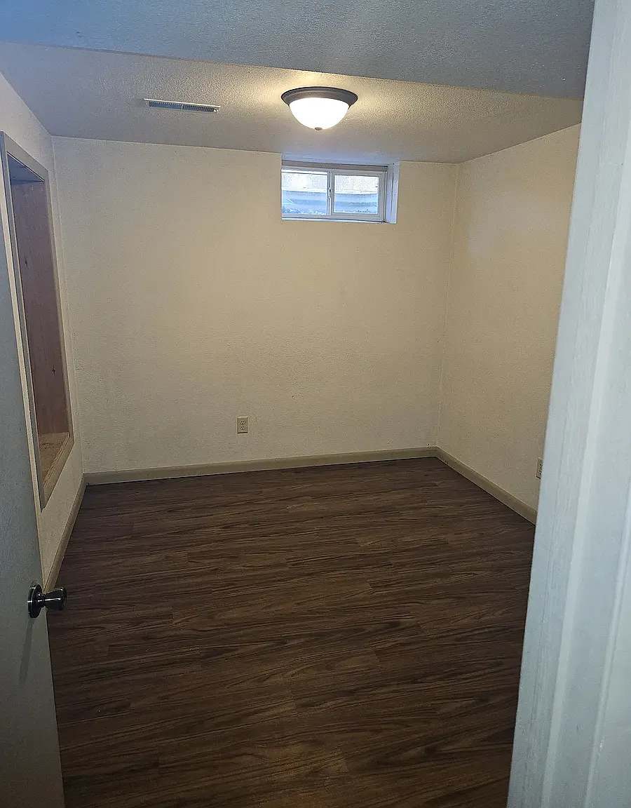 4 bed, 1.5 bath, $1,900 — Photo 3