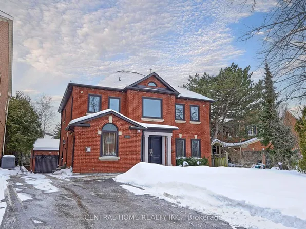 28 Theobalds Cir, Richmond Hill, ON L4C 9C6