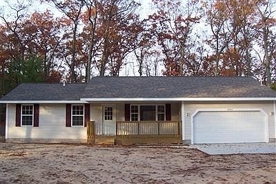 1st image of 682 Daniels St
