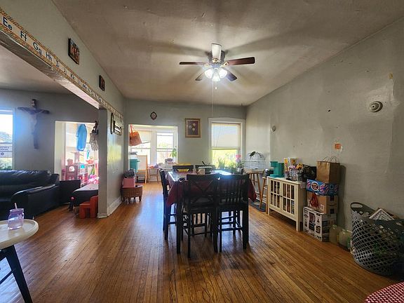 2nd image of 4911 N Saint Louis Ave APT 3