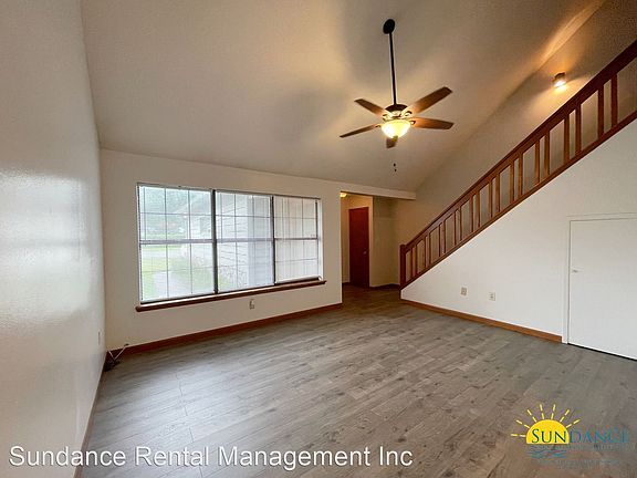3rd image of 1010C Pineview Blvd