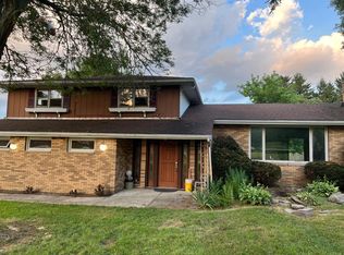 523 Ridge Rd, Hinckley, OH 44233