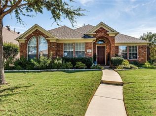 317 Touchdown Dr, Irving, TX 75063