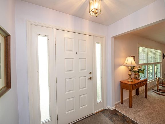 3rd image of 4913 Hawthorne Ridge Dr