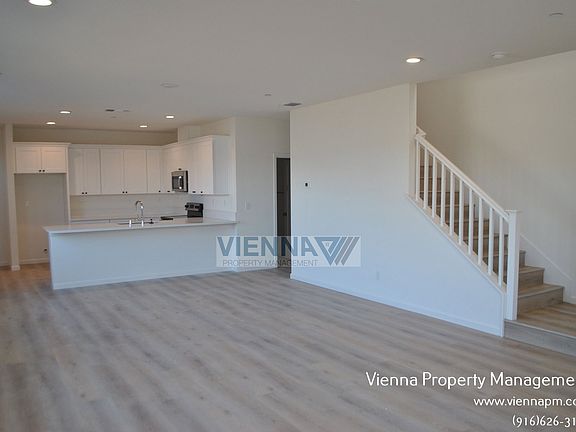 4th image of 7066 Auburn Blvd