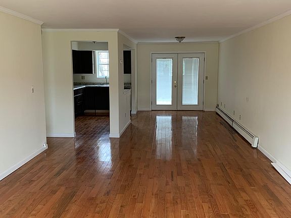 5th image of 1689 Litchfield Tpke Unit 2