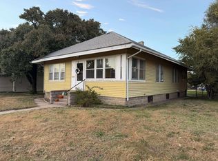 616 E 6th St, Kinsley, KS 67547