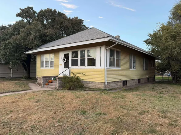 616 E 6th St, Kinsley, KS 67547
