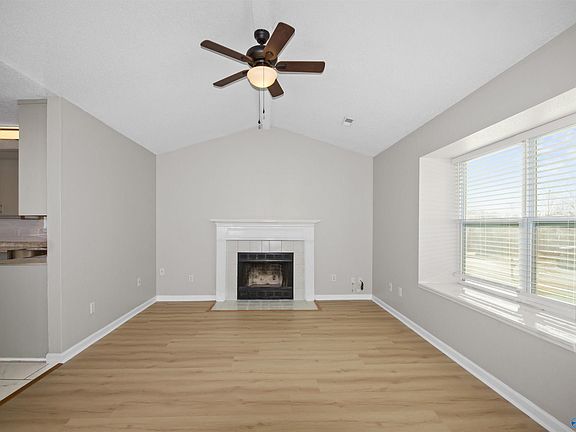 4th image of 118 Sweet Hollow Way NW