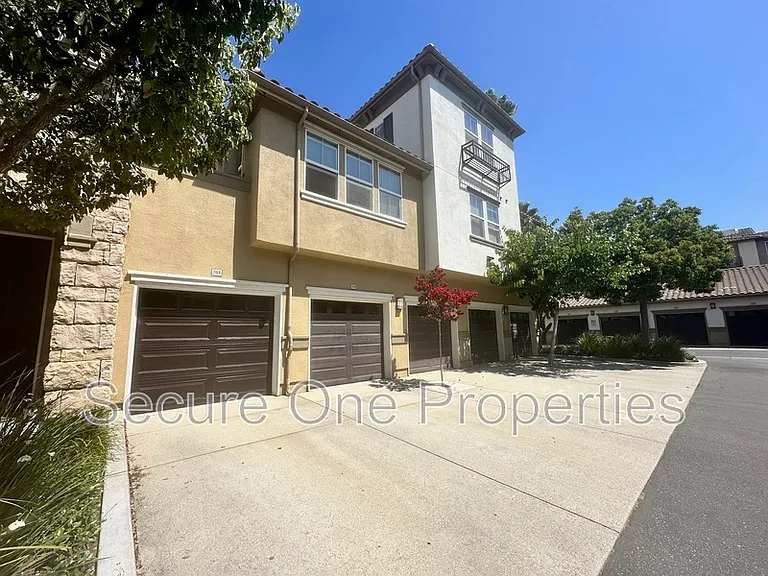 208 Riverdale Ct #715 — Photo 28