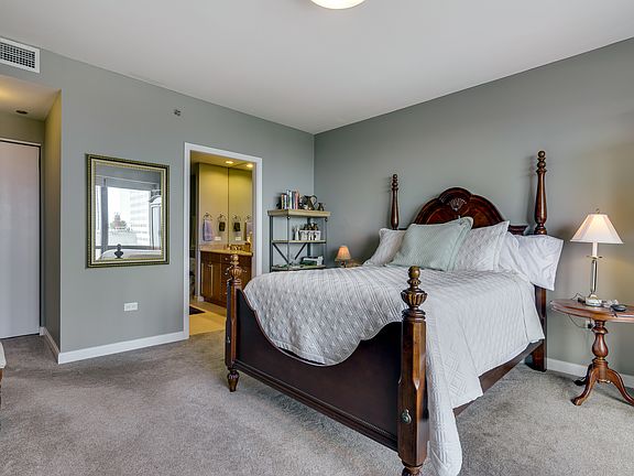 4th image of 130 N Garland Ct APT 1405