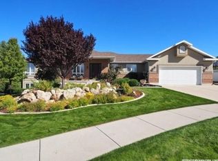 758 E Point Hills Cv, Draper, UT 84020