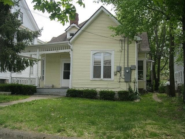 1st image of 320 Woodland Ave APT 3