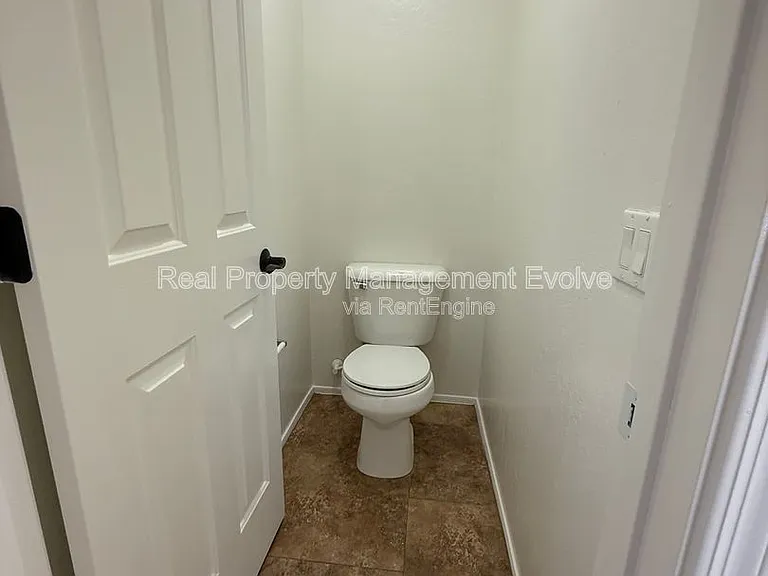 8014 W Pima St — Photo 26