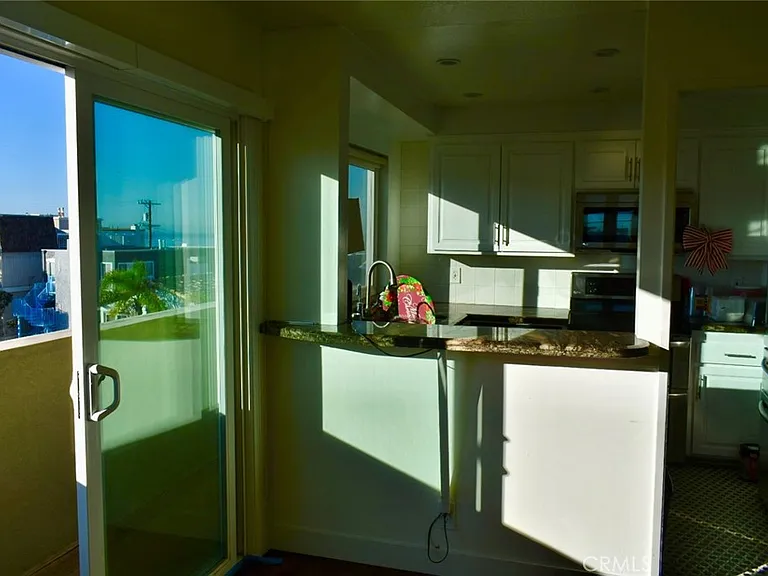 6400 Pacific Ave #311 — Photo 34