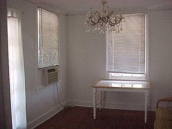 3rd image of 2238 Pine St