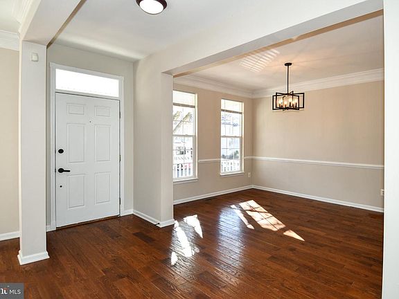 4th image of 26005 Hartwood Dr