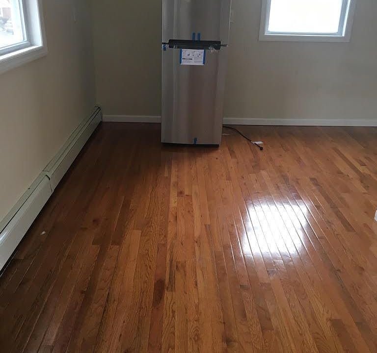 2nd image of 350 Magnolia Ave