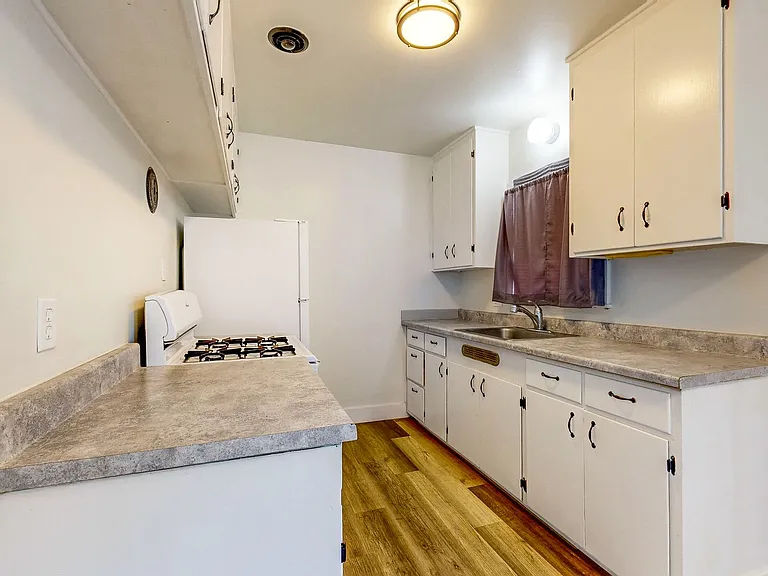 560 McConnell Ave — Photo 23