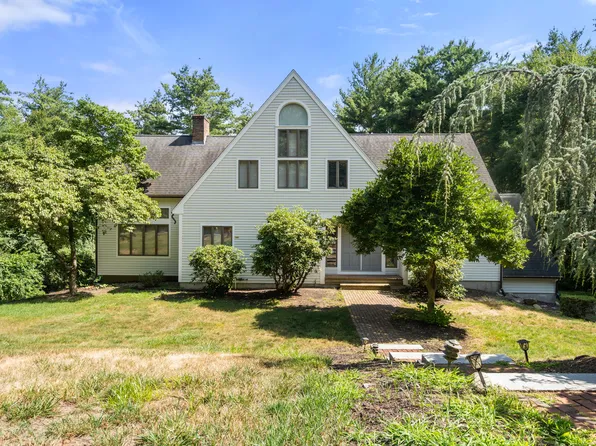 7 Larch Rd, Acton, MA 01720