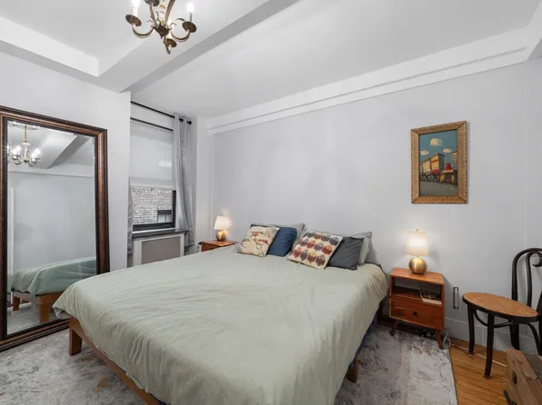 10 Mitchell Place image 8 of 18