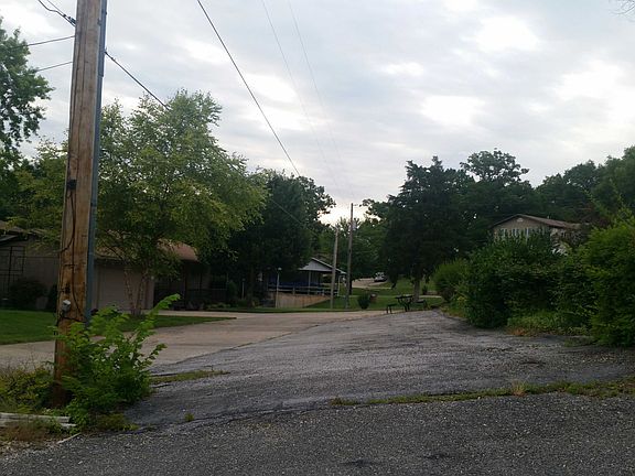 5th image of 25 Bonanza Dr