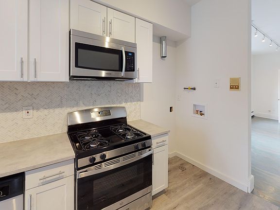 washer/dryer added to right of stove