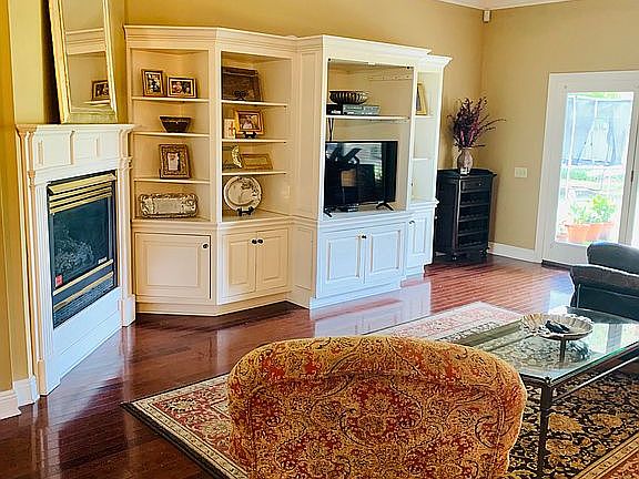 Living room w/ FP & builtins