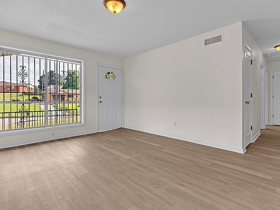 4th image of 400 Fairhope Rd