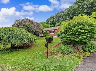 330 W Foothills Dr, Drums, PA 18222