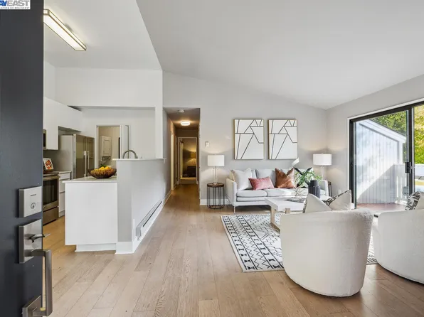 48 Schooner Ct, Richmond, CA 94804
