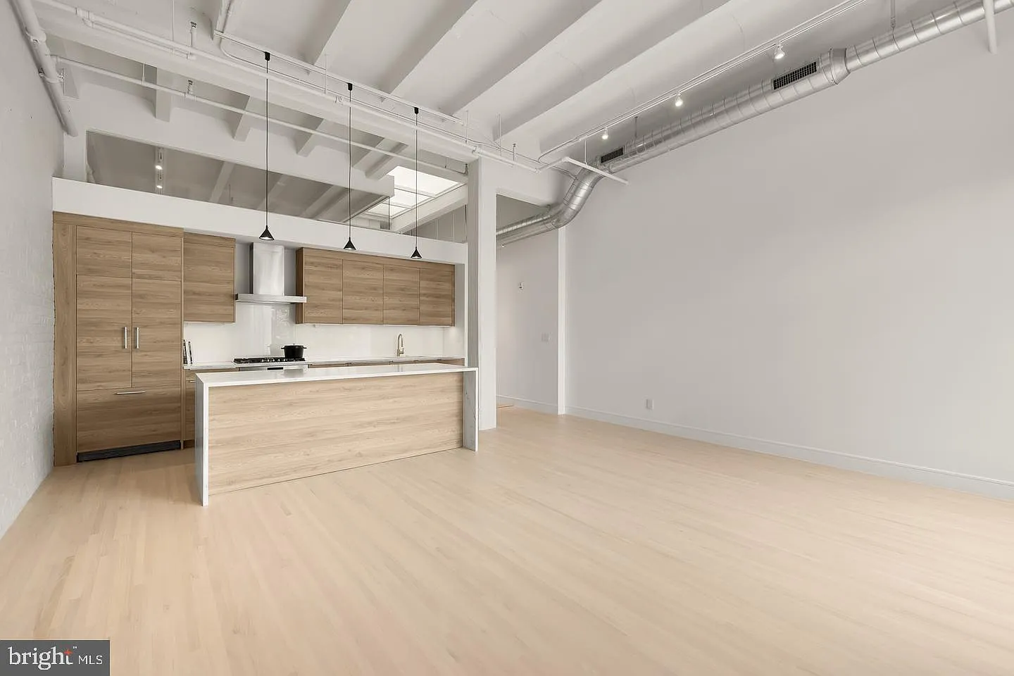 2 bed, 1.5 bath, 1100 sqft, $4,900 — Photo 1