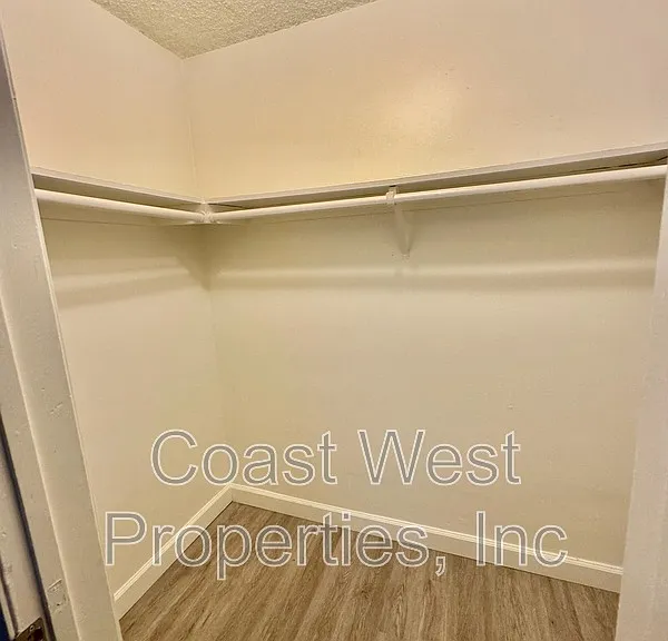 Mauna Loa Apartments — Photo 14