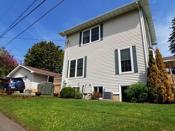 2nd image of 421 N 41st Ave E
