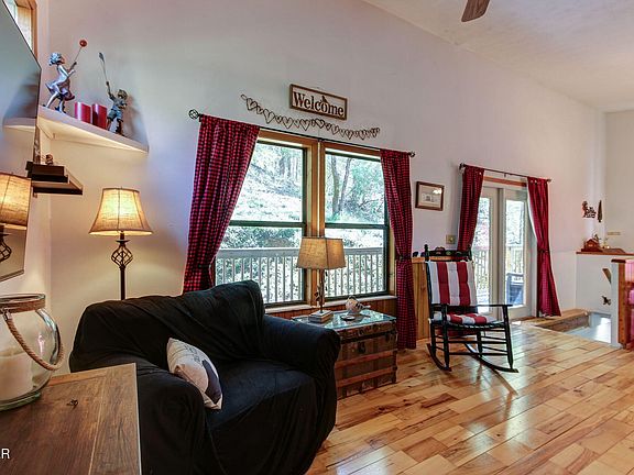 5th image of 1115 Darvan Way