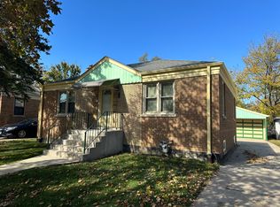 210 W Quincy St, Riverside, IL 60546