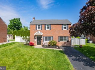 4006 S Warner Rd, Lafayette Hill, PA 19444